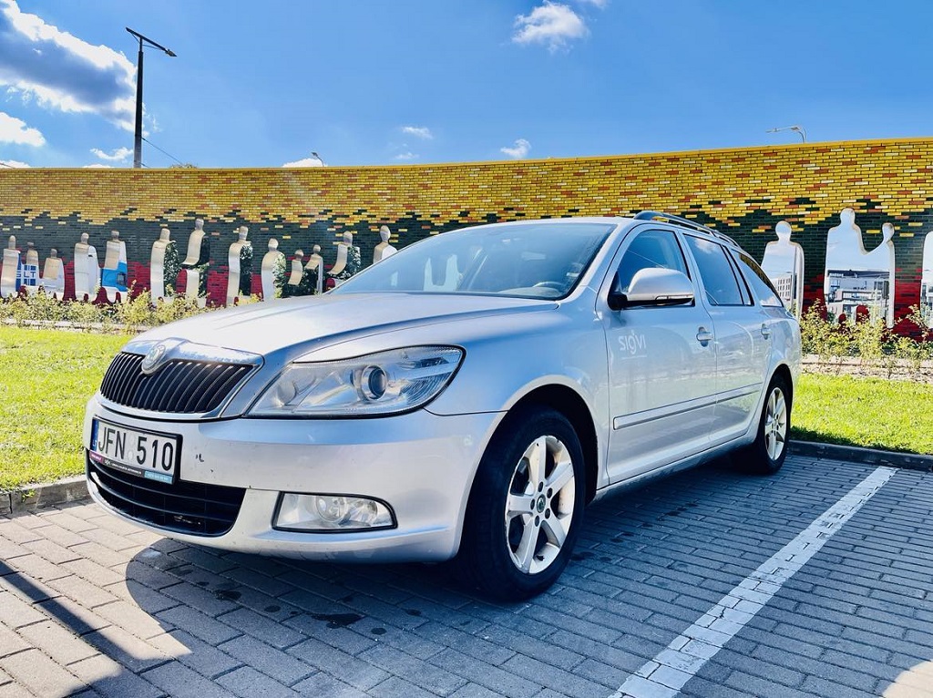 Škoda Octavia car rental