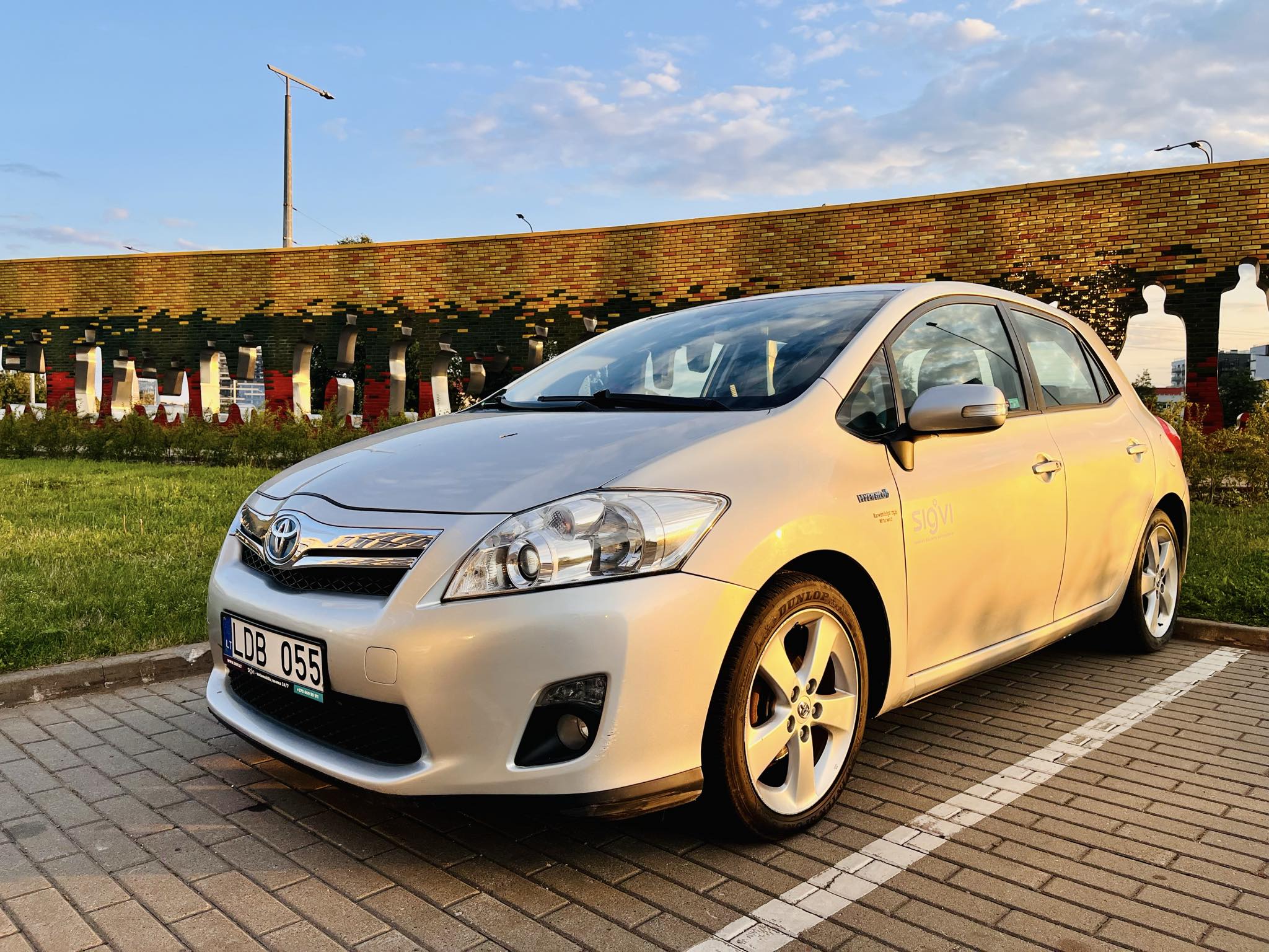 Toyota Auris аренда автомобиля