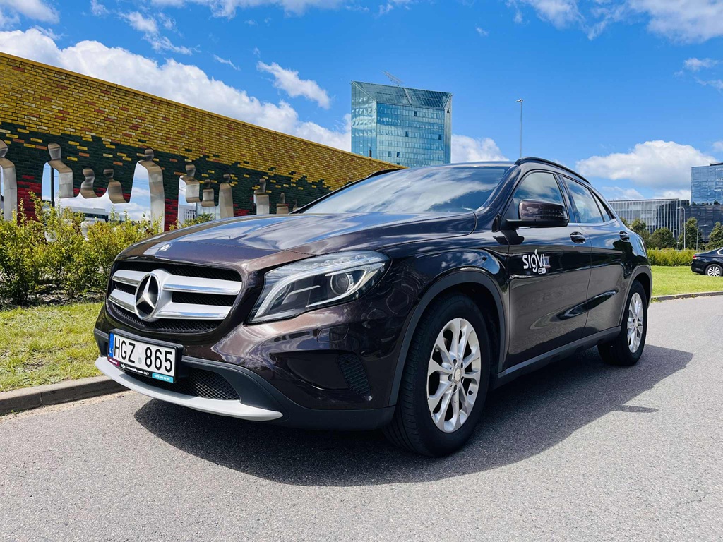 Mercedes-Benz GLA 200 аренда автомобиля