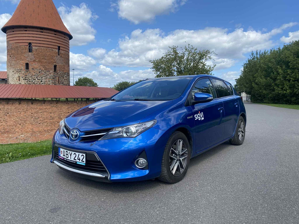 Toyota Auris car rental