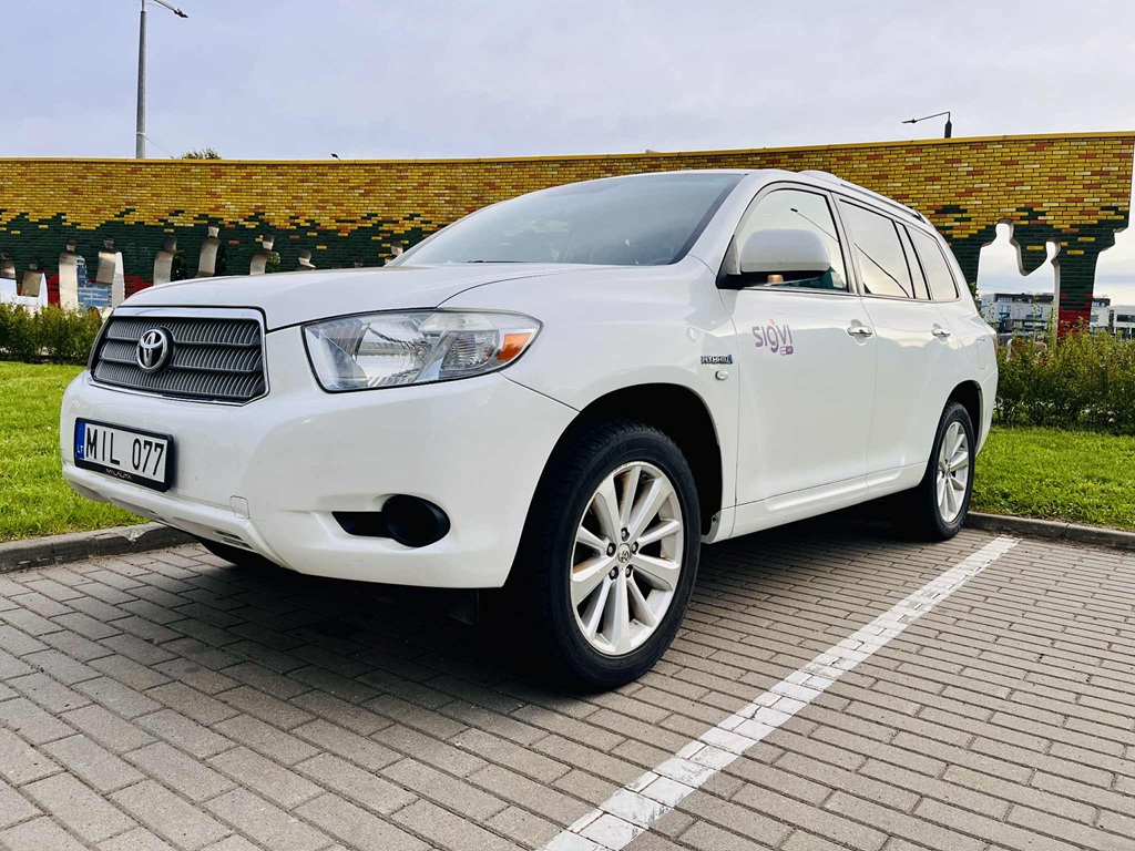 Toyota Highlander car rental
