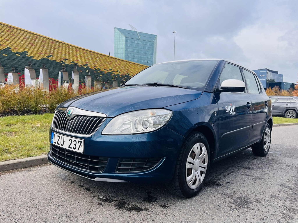 Škoda Fabia аренда автомобиля