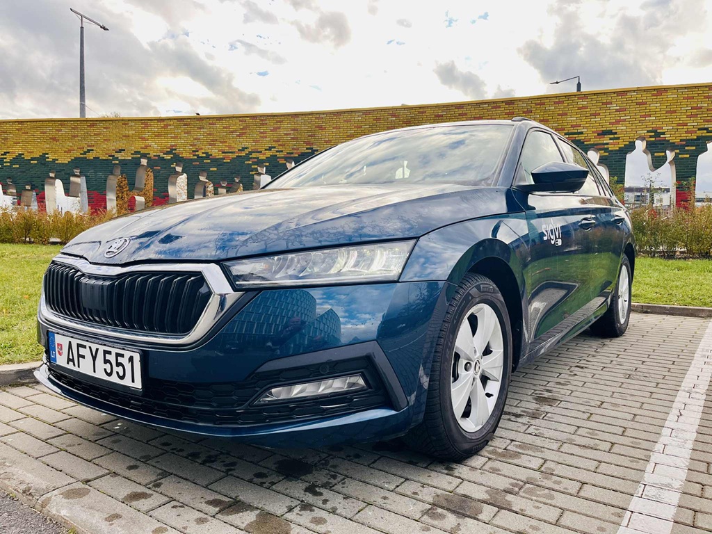 Škoda Octavia car rental