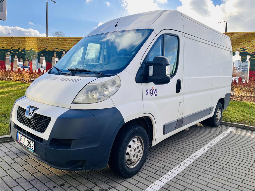 Peugeot Boxer car rental