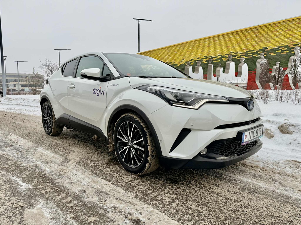 Toyota C-HR аренда автомобиля