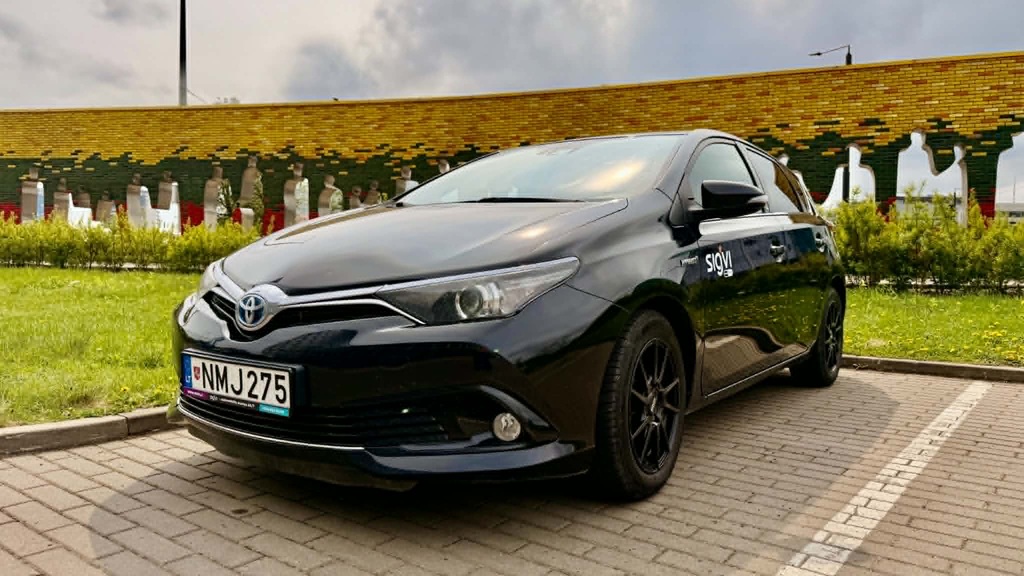 Toyota Auris wynajem samochodów